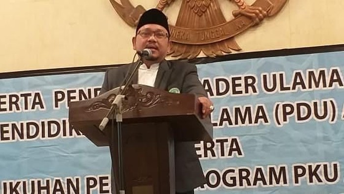 Ketua MUI DKI Jakarta KH Munahar Muchtar