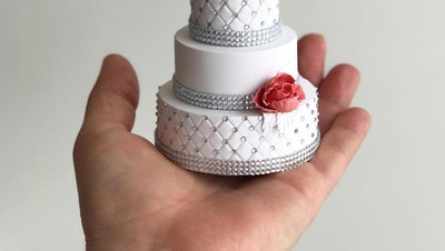 Keren! Miniatur Kue Pengantin Ini Sama Persis dengan Aslinya