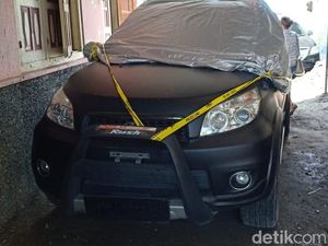 Mobil Caleg PDIP Dibakar Orang Misterius di Sleman