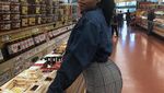 Gaya Keren Jordyn Woods, Mantan Sahabat Kylie Jenner Saat Makan Burger