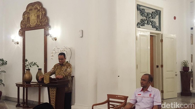 Anies Lepas Relawan Indonesia yang akan Bangun Rumah Sakit di Gaza Anies Lepas Relawan Indonesia yang akan Bangun Rumah Sakit di Gaza