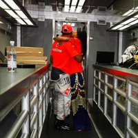 Kemesraan itu terlihat ketika Nicole mendukung Lewis di setiap pertandingannya. (Foto: Getty Images)