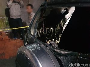Ini yang Ditemukan Polisi di TKP Pembakaran Mobil Caleg PDIP Sleman