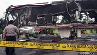 Selain SPBU, puluhan rumah warga di sekitar lokasi juga rusak diterjang angin puting beliung.