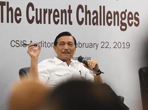Luhut Usul ke Jokowi, Tahun Depan PNS Pakai Motor Listrik