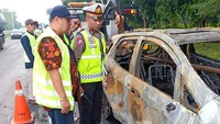 Petugas kepolisian pun telah mengamankan mobil tersebut.