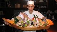 Kalau mau makan sushi hingga seafood segar khas Jepang di Miami, bisa berkunjung ke Naoe. Restoran yang menawarkan makanan Jepang mewah ini, hanya memiliki 8 tempat duduk. Foto: Istimewa