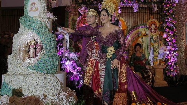 Serunya Kulineran Berlin dan Annie yang Baru Saja Menggelar Royal Wedding di Bali