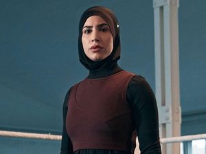Petinju Berhijab Ini Digandeng Jadi Model Nike, Siapa Dia?