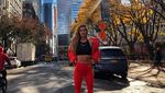 Foto: Nina Agdal, Model Seksi Denmark yang Suka Pantai