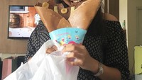 Nah begini posenya kalau sedang ngemil. Tampaknya Annie tak rela berbagi camilan dengan siapapun.  Foto: Instagram