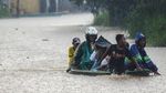 Sungai Citarum Meluap Rendam Perumahan di Bandung