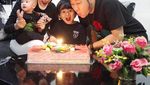 Momen Manis Angel Qulbiah, Istri Richie Five Minutes Saat Kulineran