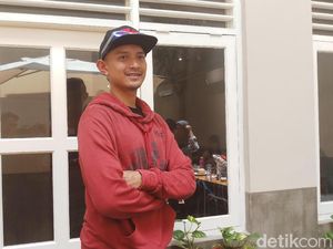 Bensin Ekstra Dimas Ekky itu Anak dan Istri
