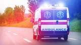 Penjelasan Polisi soal Aksi Pria Naik Kap Ambulans di Jaktim