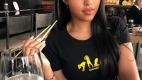Bagi para penggemar keluarga Kardashian, sosok Jordyn Woods yang sangat dekat dengan Kylie Jenner pasti sudah tidak asing lagi. Namanya menjadi sorotan, setelah rumor perselingkuhannya dengan Tristan Thompson terkuak. Foto: Instagram @jordynwoods