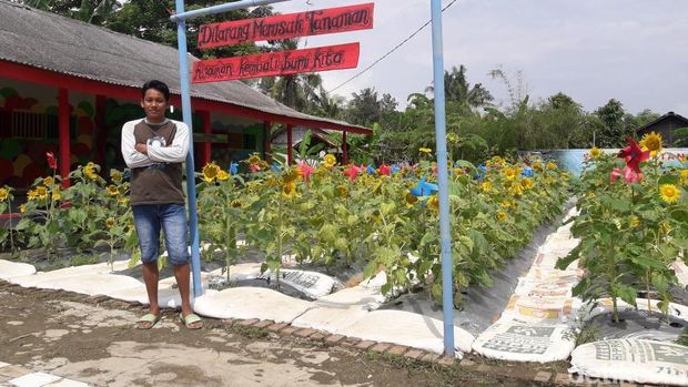 Keren Tempat Buang Sampah Di Bekasi Disulap Jadi Taman