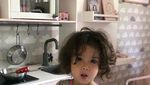Pose Menggemaskan Seraphina Rose, Putri Yasmin Wildblood Saat Makan