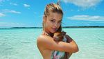 Foto: Nina Agdal, Model Seksi Denmark yang Suka Pantai