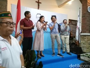 Sandiaga Nyanyi Hadapi dengan Senyuman untuk Ahmad Dhani