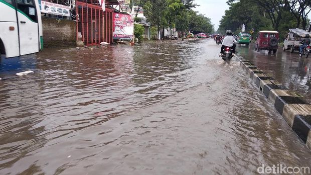 Cileuncang Sebetis Orang Dewasa Kembali Genangi Gedebage Bandung
