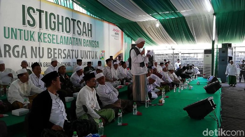 50 Kiai Serukan Warga NU Pilih Jokowi Demi Sunnah Wal Jamaah 50 Kiai Serukan Warga NU Pilih Jokowi Demi Sunnah Wal Jamaah