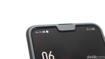 Sekilas ponsel ini mirip R17 Pro yang dirilis belum lama ini di Indonesia. Foto: Anggoro Suryo Jati/detikINET