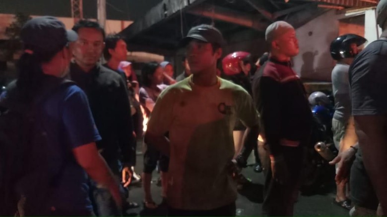 Kisah 3 Warga yang Selamat dari Kebakaran Kapal Ikan di Muara Baru Kisah 3 Warga yang Selamat dari Kebakaran Kapal Ikan di Muara Baru