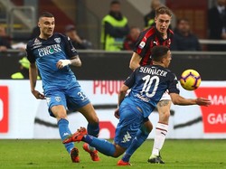 Meski menang besar di San Siro, Sabtu (23/2/2019), Milan sempat tertahan 0-0 pada babak pertama. Itulah yang membuat pelatih I Diavolo Rosso, Gennaro Gattuso, murka. (Foto: Marco Luzzani/Getty Images)