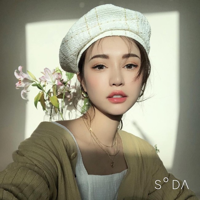 Bagi kamu yang tak asing dengan brand fashion Korea Stylenanda dan merek kosmetik 3CE, pasti tak asing juga dengan wajah ini. Dia adalah Park Sora, model yang sudah jadi ikon dua brand tersebut. Foto: dok. Instagram (@sora_pppp)