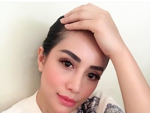Postingan Pertama Shinta Bachir Usai Lepas Hijab, Batasi Kolom Komentarnya
