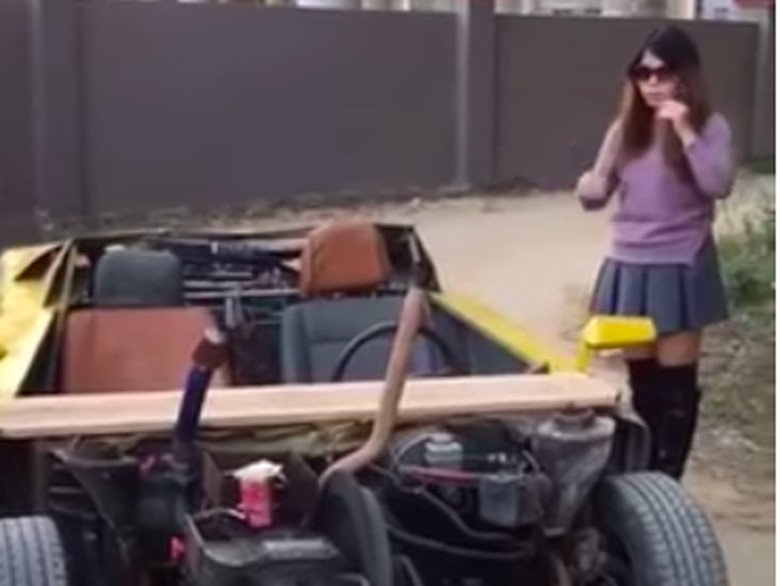 Lamborghini imitasi Foto: Pool (9gag) Lamborghini imitasi Foto: Pool (9gag)