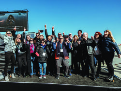 Melihat Penumpang Pertama Melesat ke Tepi Angkasa