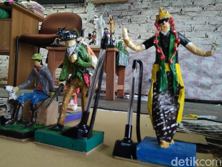 Keren! Limbah Kertas Disulap Jadi Patung Dijual ke Luar Negeri Keren! Limbah Kertas Disulap Jadi Patung Dijual ke Luar Negeri