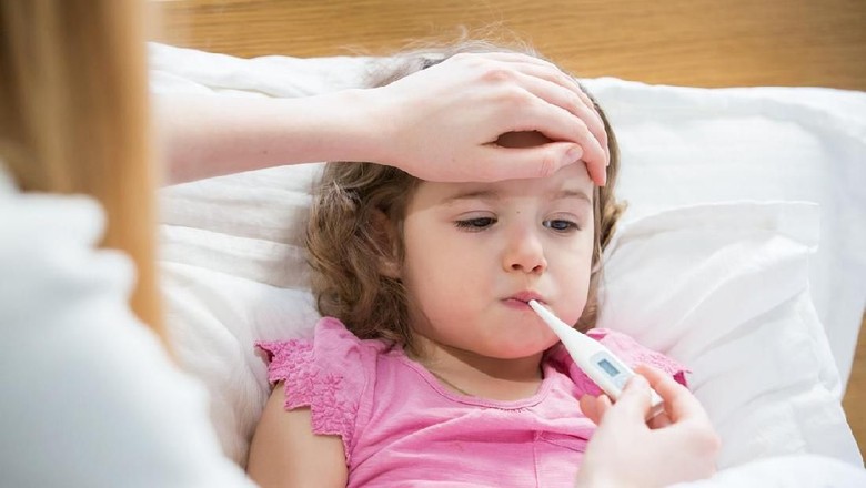 Ilustrasi anak batuk pilek/ Foto: iStock Ilustrasi anak batuk pilek/ Foto: iStock