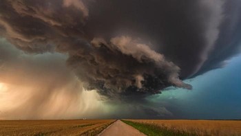 Di anatara Waynoka dan Enid, Oklahoma, AS karya John Finney. Foto: internationallandscapephotographer.com