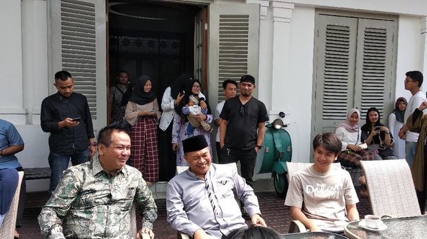 Pemeran Film 'Dilan 1991' akan Konvoi Keliling Bandung Naik Bandros