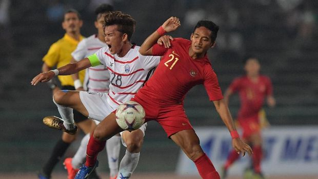 Timnas Indonesia U-22 memastikan ke semifinal Piala AFF U-22 setelah menang atas Kamboja 2-0. (