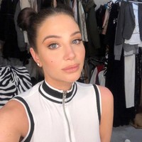 Bukan hanya sebagai pemakai, namun Tulisa dicurigai sebagai bandar narkoba. Namun Tulisa membantahnya. Kasus persidangan narkoba tersebut berlangsung lama sampai dua tahun.  Foto: dok. Instagram (@tulisasinstagram)