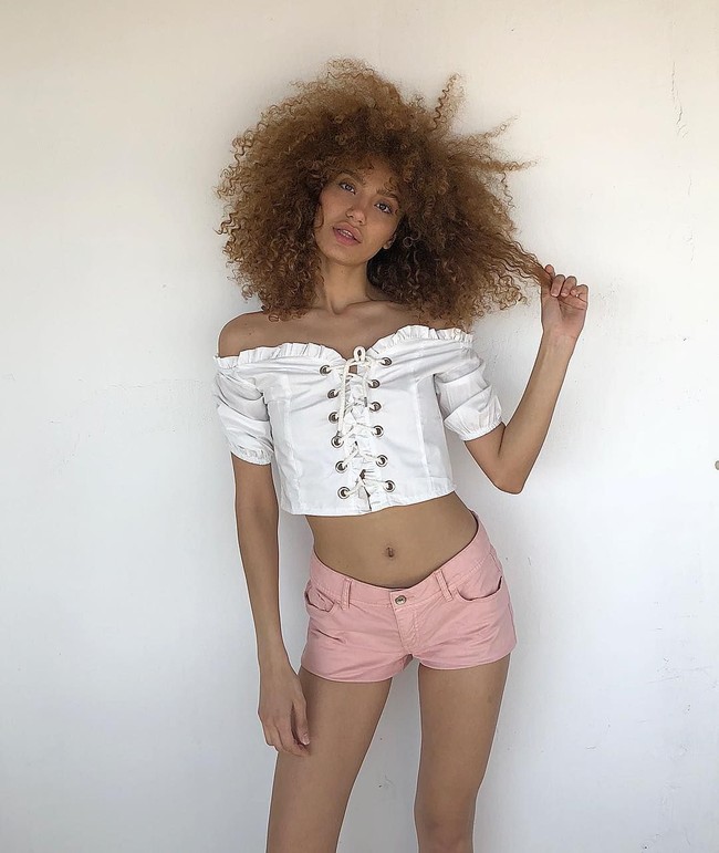 Wanita yang memiliki nama panggung Maria itu mengaku bahwa dia dan sang politikus Jepang belum pernah berjumpa, bahkan mengobrol. Kita belum pernah berbicara. Tapi agensi escort mengatakan padaku bahwa pria politikus itu menilai aku gadis yang seksi, ucapnya.  Foto: dok. Instagram (@mahbuba_mammadzada)