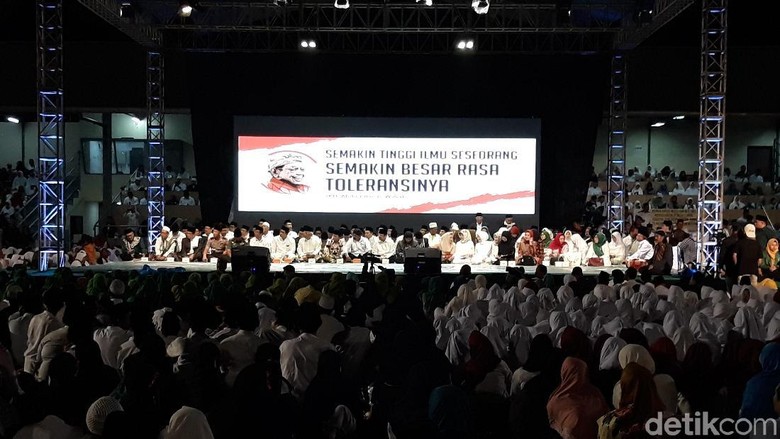 Gus Mus dan Mahfud Md Hadiri Haul Gus Dur di Solo Gus Mus dan Mahfud Md Hadiri Haul Gus Dur di Solo