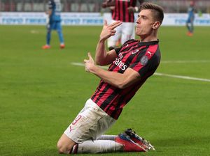 Menantang Piatek Patahkan Kutukan Jersey Nomor 9 Milan