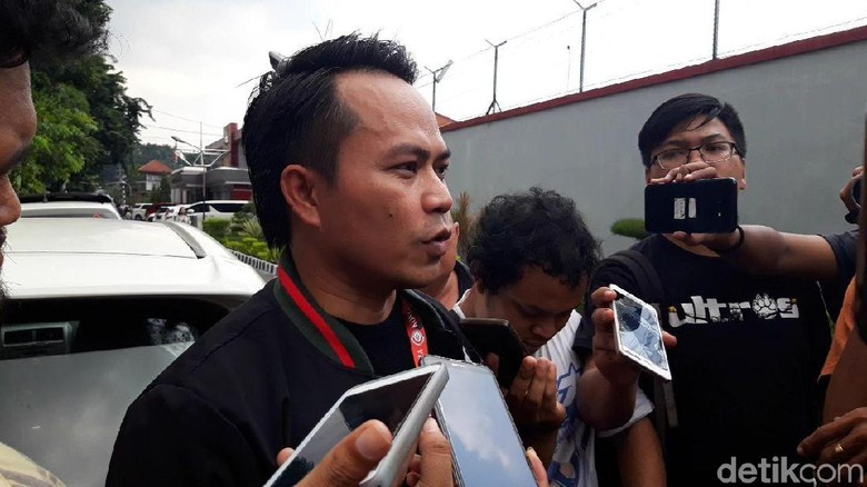 Selain Zulhasan, Prabowo dan Fadli Zon Siap Jamin Penangguhan Dhani Selain Zulhasan, Prabowo dan Fadli Zon Siap Jamin Penangguhan Dhani