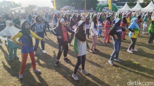 Polisi Ciamis Ajak Ribuan Milenial Peduli Selamat Lalu Lintas