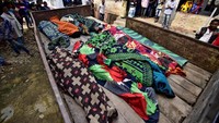 Para korban yang tewas, termasuk banyak perempuan, bekerja di perkebunan teh lokal di wilayah tersebut. REUTERS/Anuwar Hazarika.
