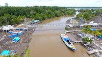 Pembangunan jalan dan jembatan gantung untuk penanganan darurat bencana virus campak dan gizi buruk. Pool/Wika.