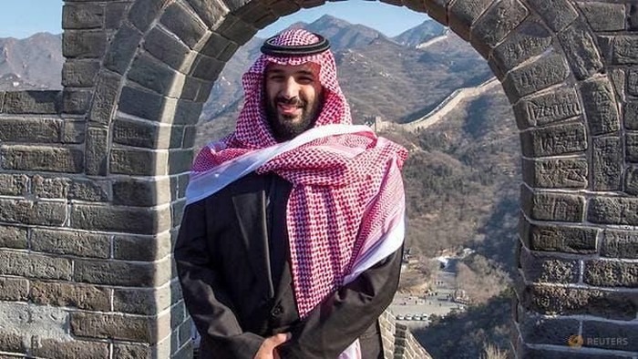 Putra Mahkota Saudi Mohammed bin Salman alias MBS berpose di Tembok Besar China