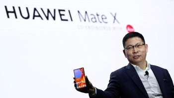 CEO Huawei Consumer Business Group Richard Yu secara resmi merilis Mate X di Barcelona. (Foto: REUTERS/Sergio Perez)