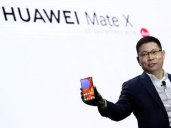 Mate X, Ponsel Layar Lipat Canggih ala Huawei