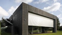 Rumah ini dibuat dari beton kokoh. Istimewa/Allthatsinteresting.